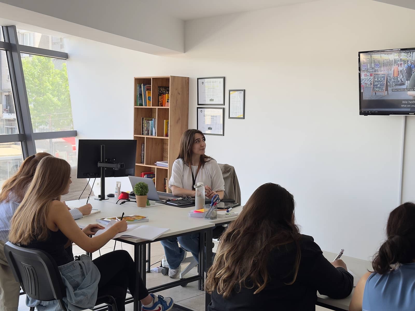A Poliglo Institute class in progress
